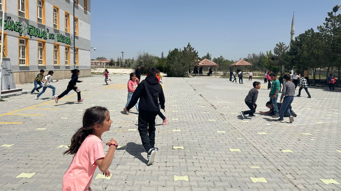 GELENEKSEL ÇOCUK OYUNLARI OKUL BAHÇELERİNDE